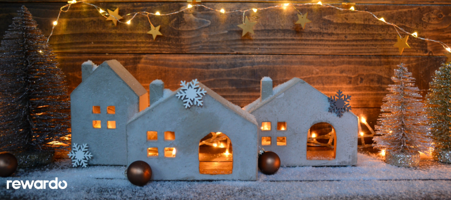 Festliche Weihnachtsdekoration, Weihnachtsschmuck und Festessen